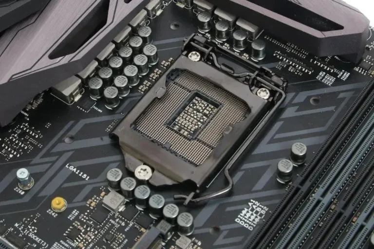 What motherboards are compatible with i7 7700k?